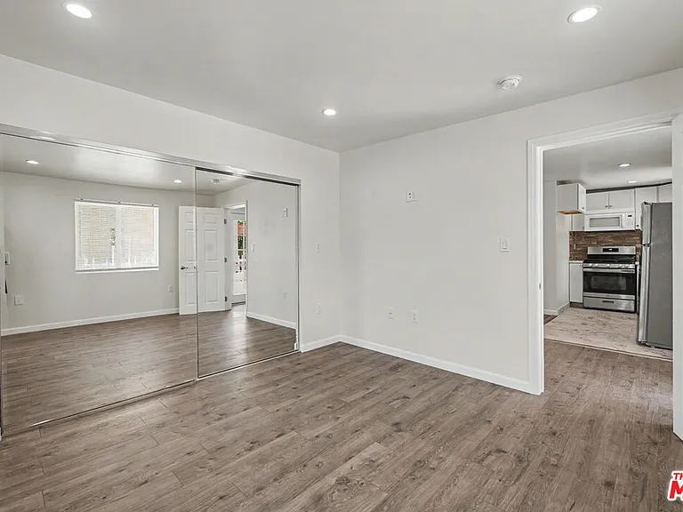 2153 Glendon Ave — Photo 12