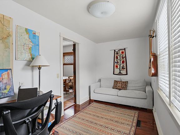 5th image of 1104 W Washington St