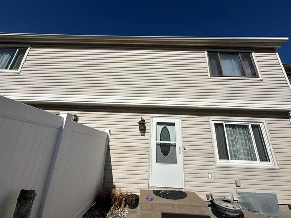 7618 Hampshire Ave N, Brooklyn Park, MN 55428