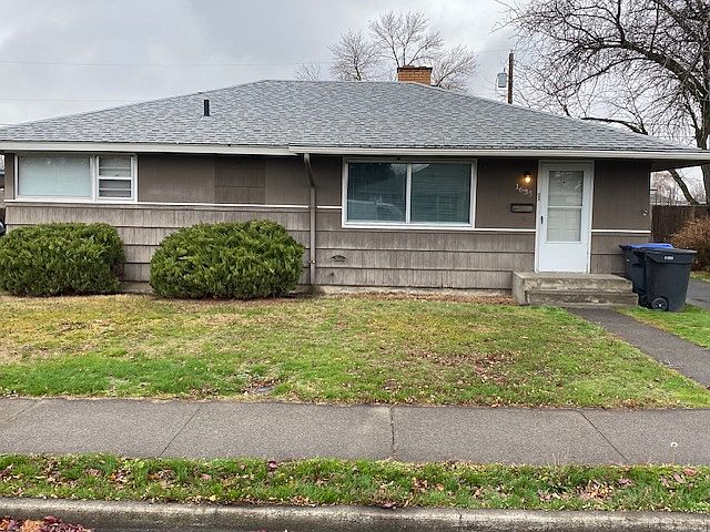 1st image of 1635 Cambridge Dr