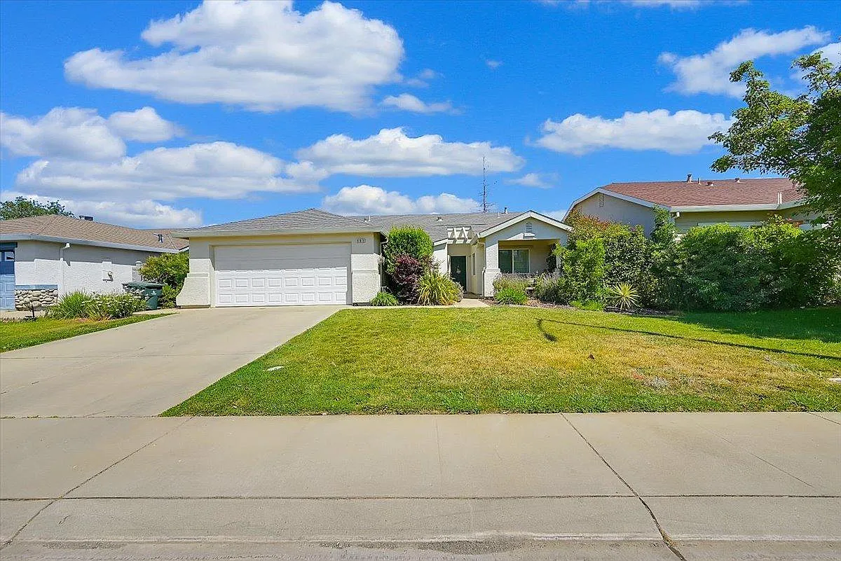 163 Hudson Way photo 1