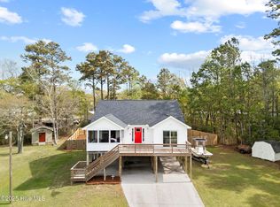 100 Barnacle Cir, Surf City, NC 28445