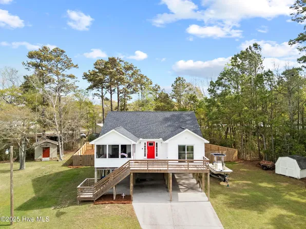 100 Barnacle Circle, Surf City, NC 28445