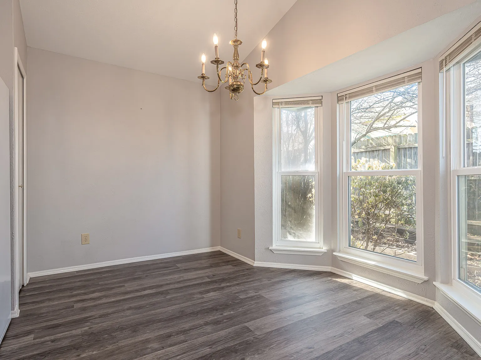 3 bed, 1188 sqft, $1,750 — Photo 3