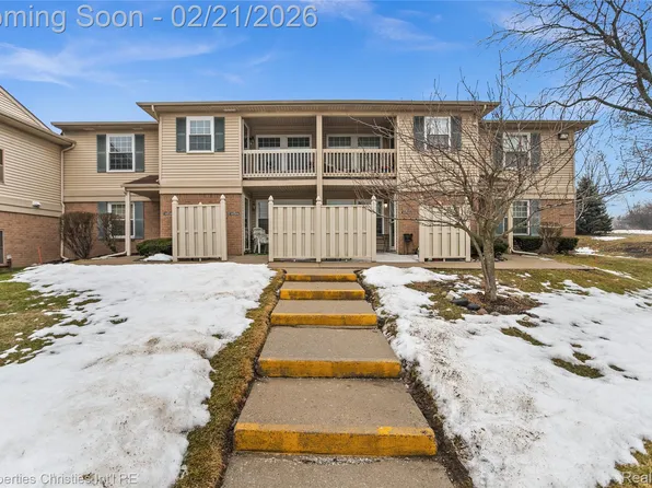 19106 Northridge Dr, Northville, MI 48167