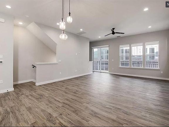 5th image of 3809 Valley View Rd #16