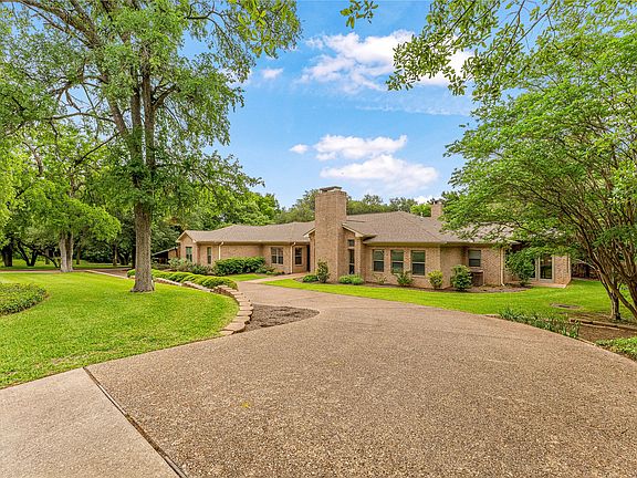 2nd image of 3201 Edward Dr