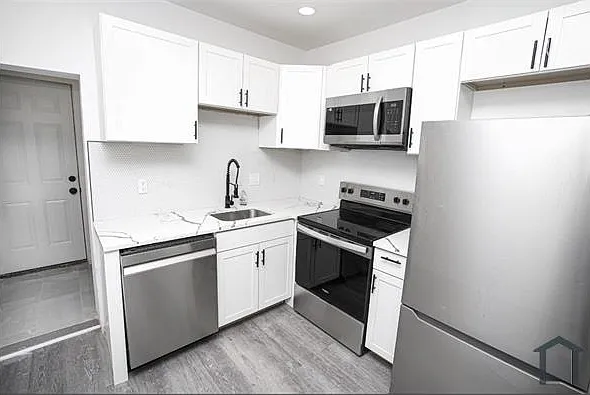 1721 W Lippincott St — Photo 5