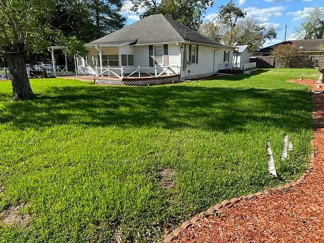 3 bed, 1.5 bath, 1385 sqft, $1,400 — Photo 2