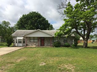707 W Donehoo St, Madill, OK 73446