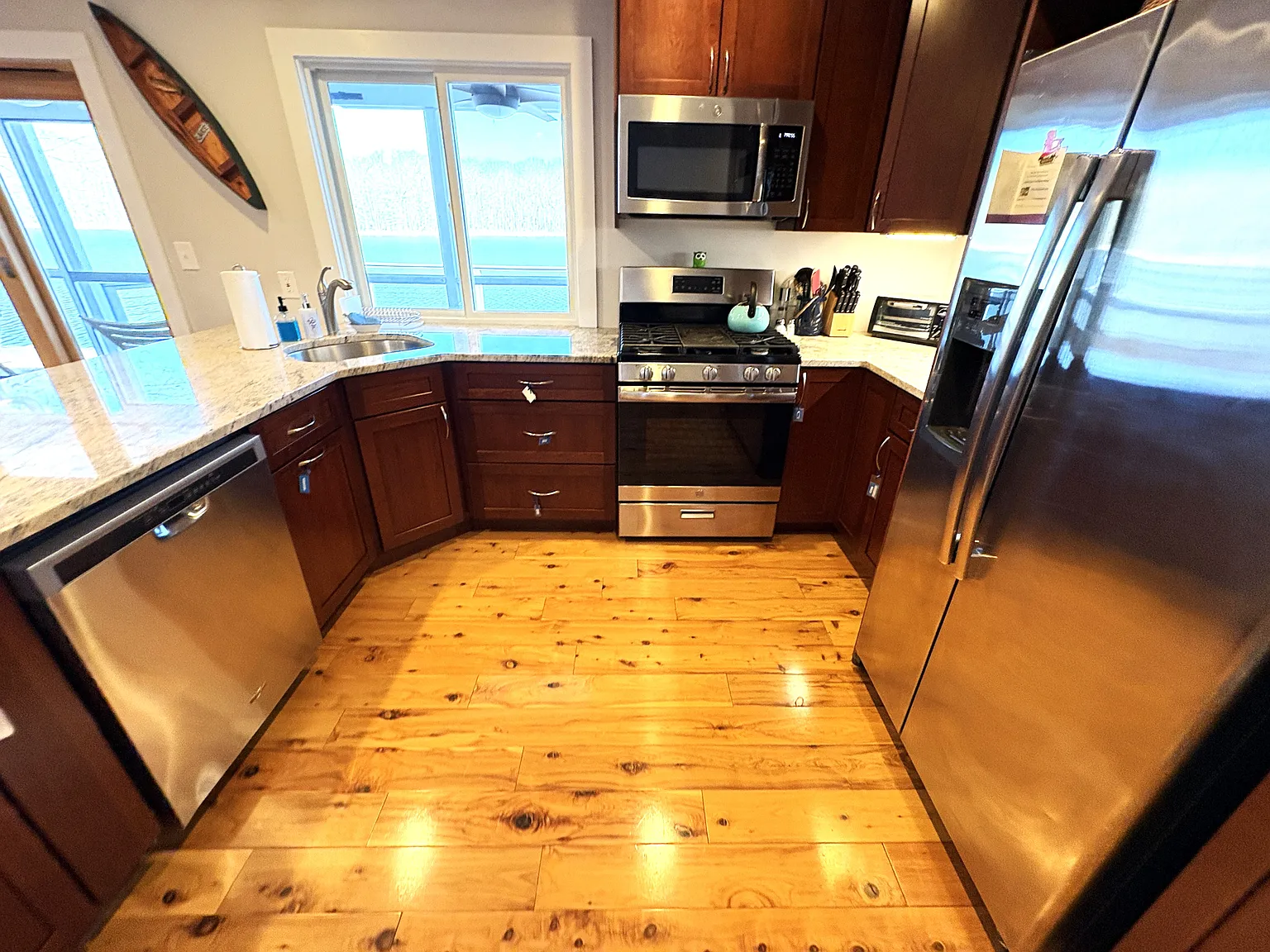 19 Lake Shore Dr — Photo 2