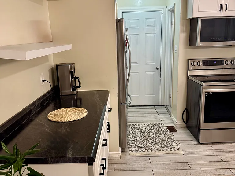 33 Sasha Cres — Photo 11