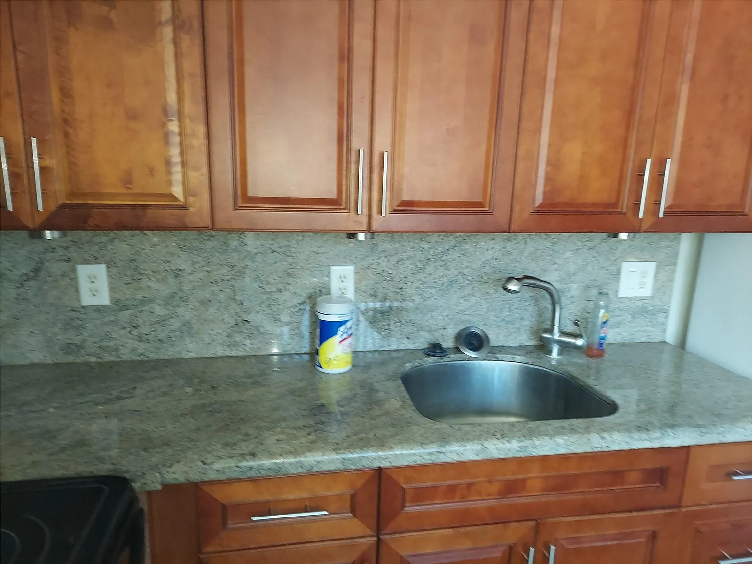 2 bed, 1.0 bath, 1248 sqft, $2,100 — Photo 1