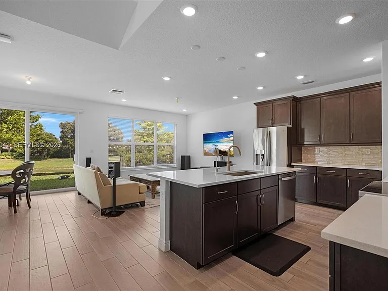 4317 Lago Dr #4317 — Photo 9