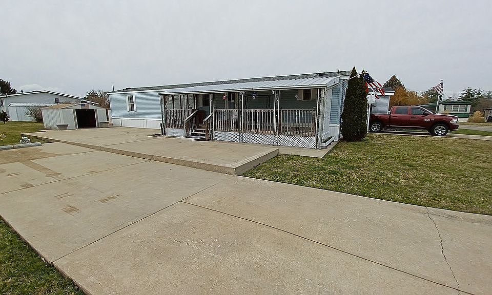 1st image of 5489 Desert Ln