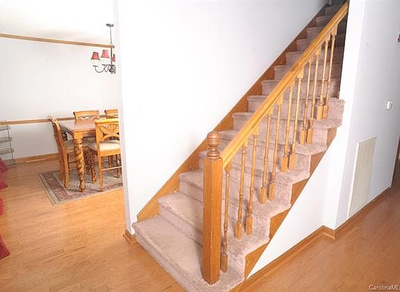 3rd image of 105 N Deerfield Cir