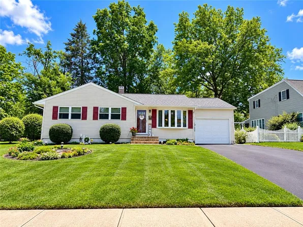 2101 Aster Rd, Bethlehem, PA 18018