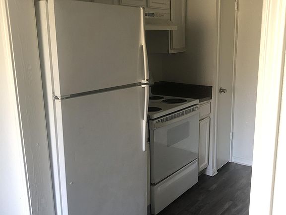 4th image of 131 Lake Meadows Dr