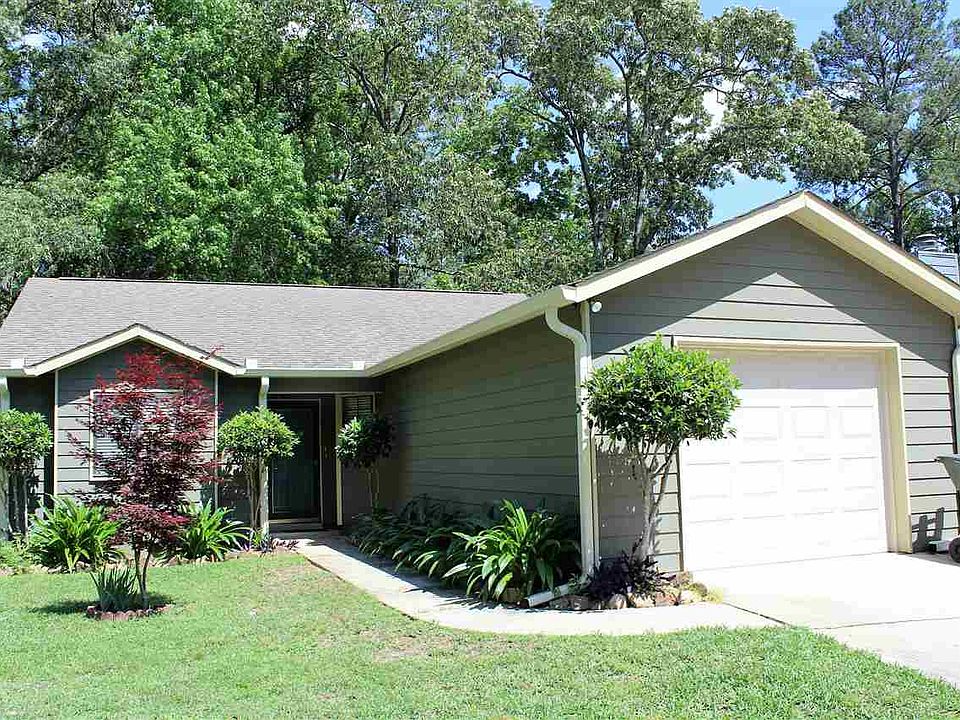 1st image of 110 Lake Pointe Dr
