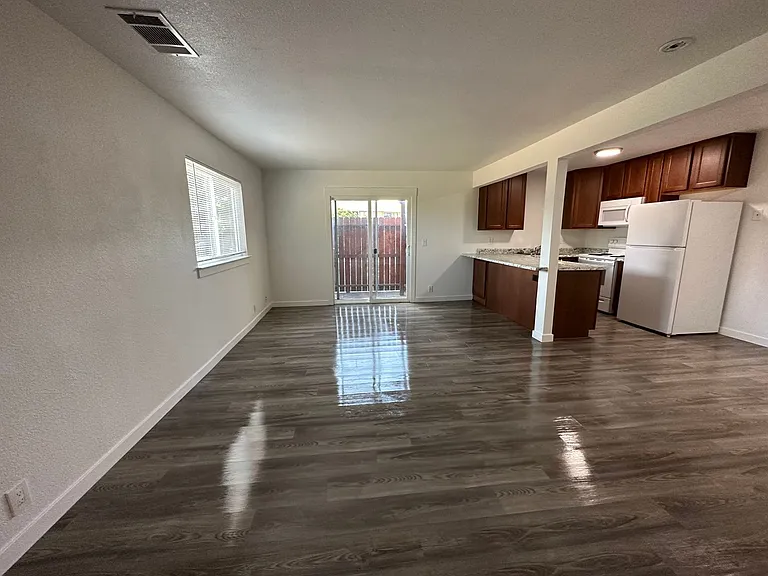 lakeside835 — Photo 2