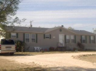 1139 Market St, Tye, TX 79563