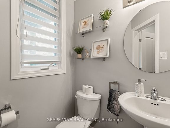5th image of 112 Hawkshaw Cres