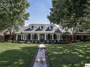 302 Tracy Ln, Victoria, TX 77904