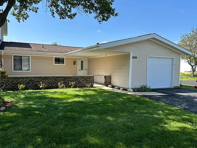 1096 Woonsocket Ct