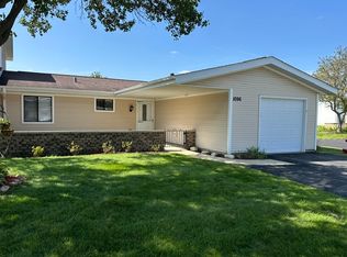 1096 Woonsocket Ct, Schaumburg, IL 60193