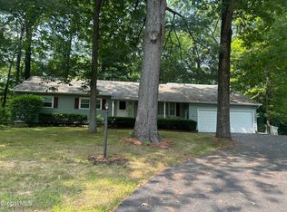 11 Wheeler Dr, Clifton Park, NY 12065