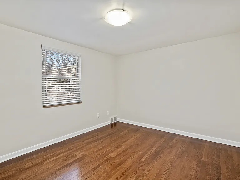 1255 Cochran Rd — Photo 12