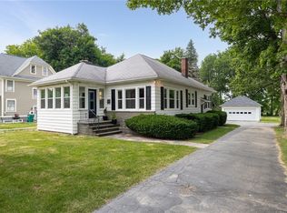 53 Rochester St, Bergen, NY 14416