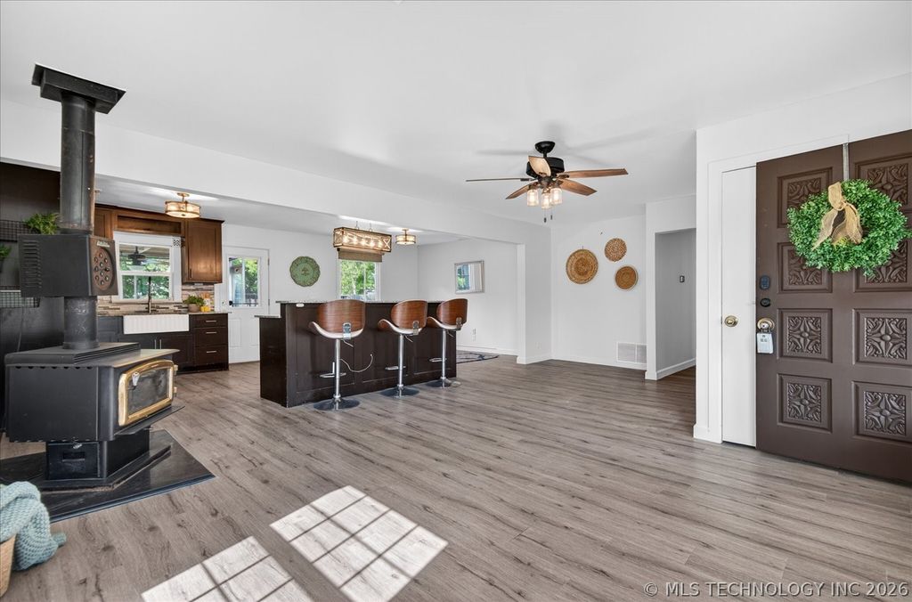 Apartment in Bartlesville, Washington - More