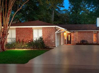 6 Crested Jay Ln, Spring, TX 77380