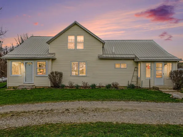 8263 S Scottdale Rd, Berrien Springs, MI 49103