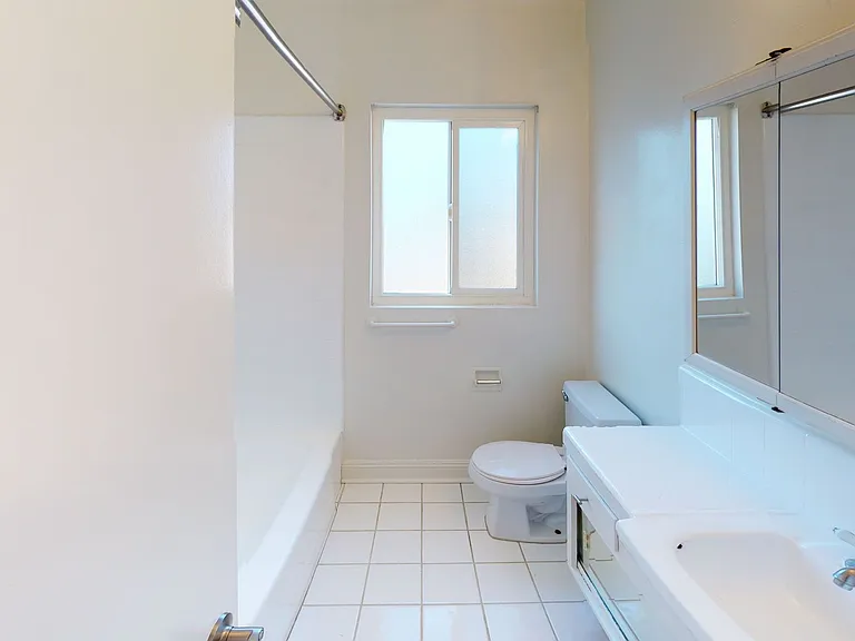 Washington Apartments — Photo 15