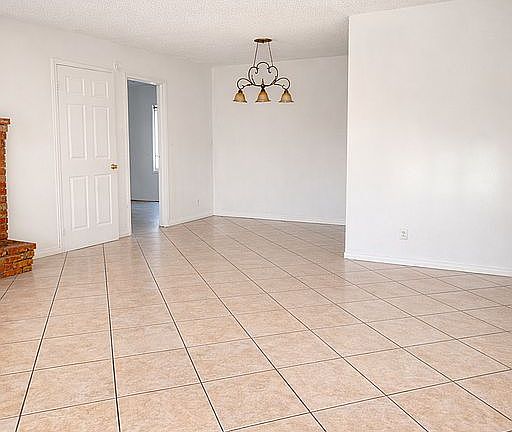 3rd image of 529 Ridgemont Dr