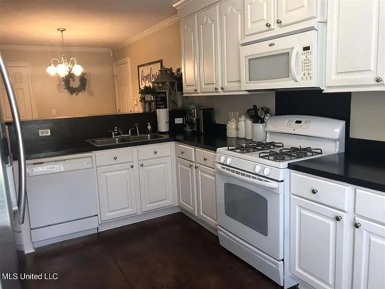 133 Blackstone Cir — Photo 11