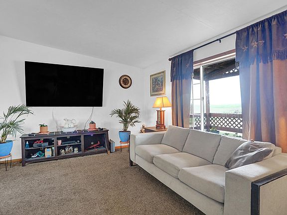 4th image of 587 Roberts Rd