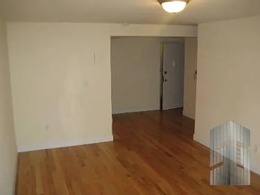 Rented by Skyline Group Real Estate | media 23