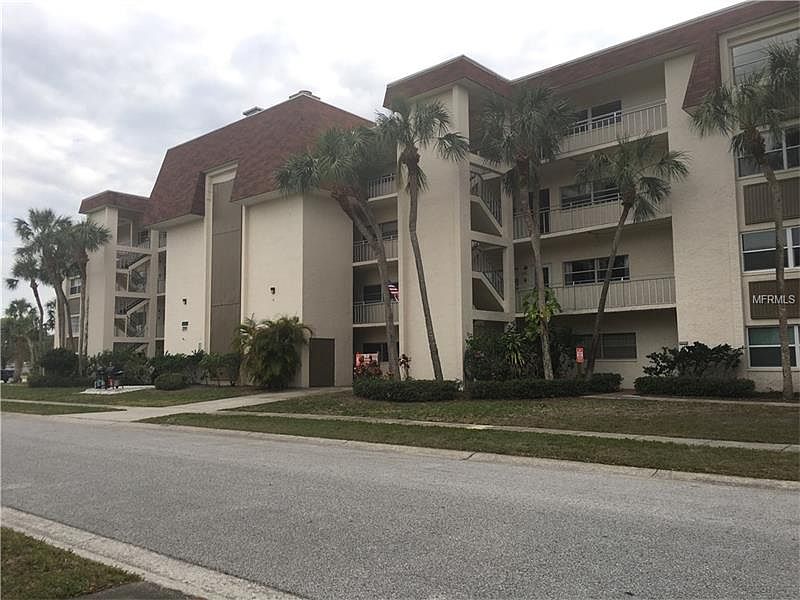 1st image of 209 NE Lincoln Cir N APT 208