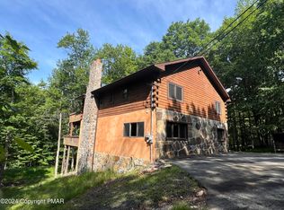 2205 Longview Dr, Bushkill, PA 18324