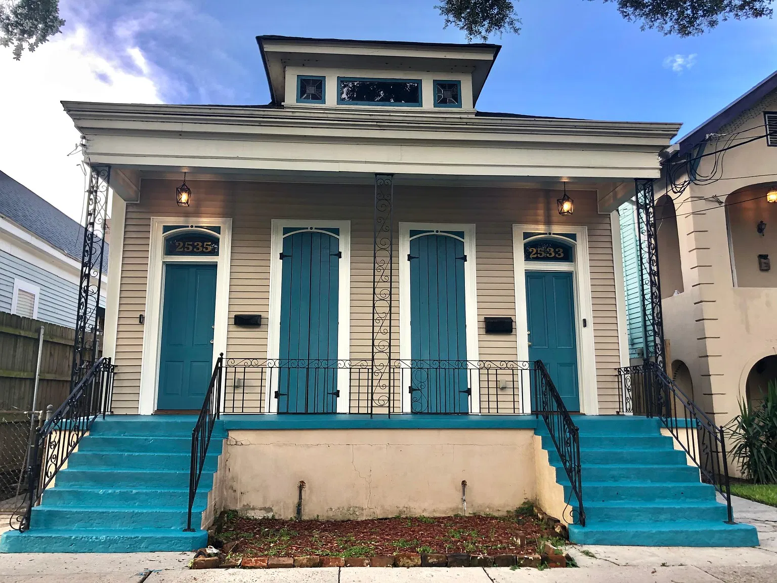 2535 Banks St — Photo 1