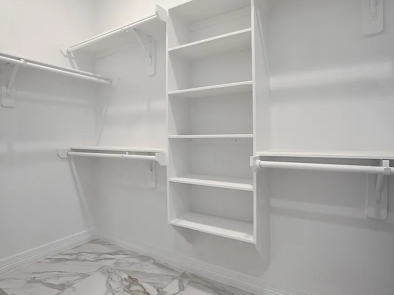 502 Amalfi Dr — Photo 19