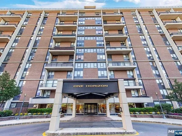 1 Horizon Rd APT 1220, Fort Lee, NJ 07024
