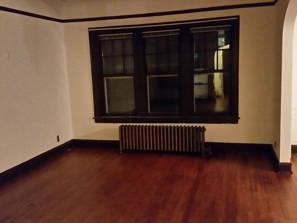 1st image of 60 W Washington Blvd #2