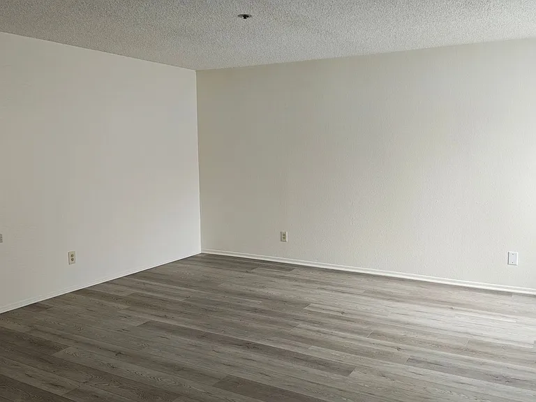 Villa Monaco Apartments — Photo 28