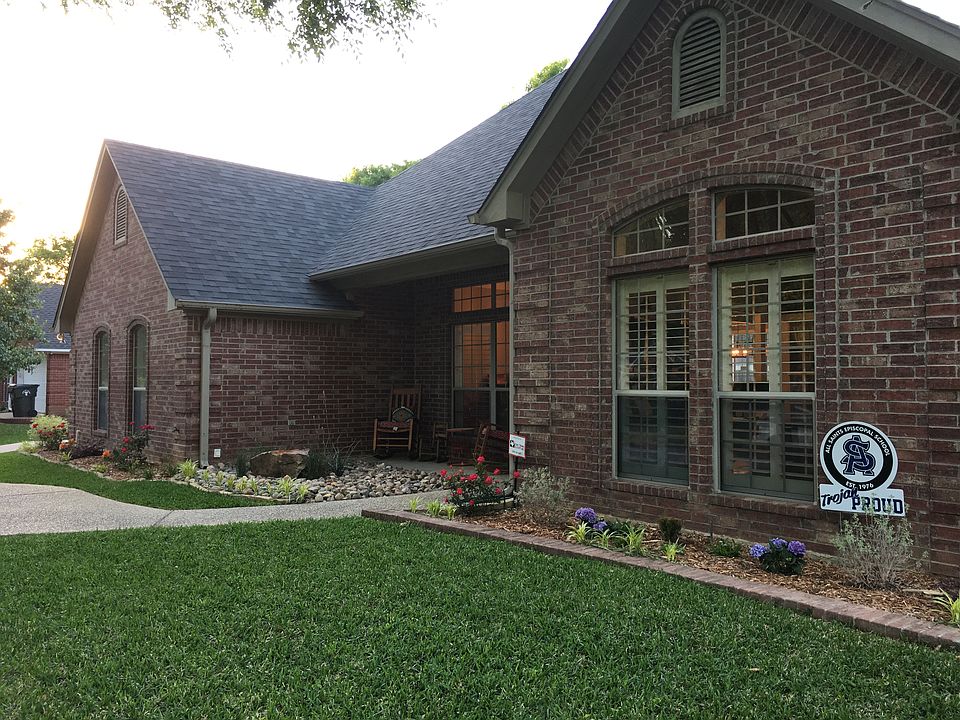 1st image of 1301 Parkview Dr