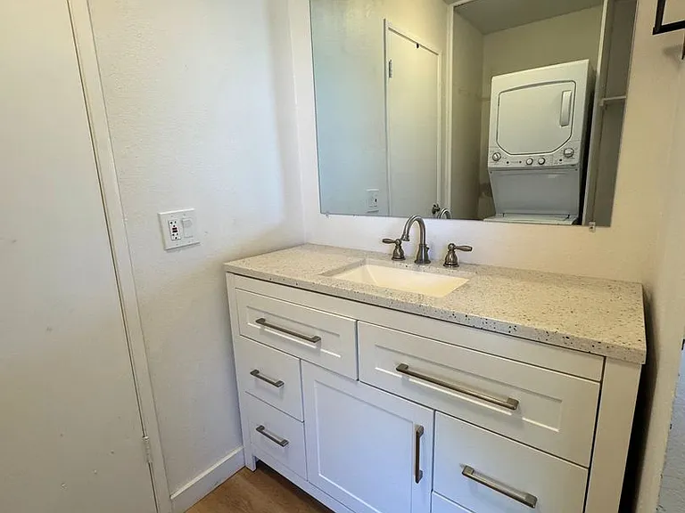 390 E Surfside Dr — Photo 22