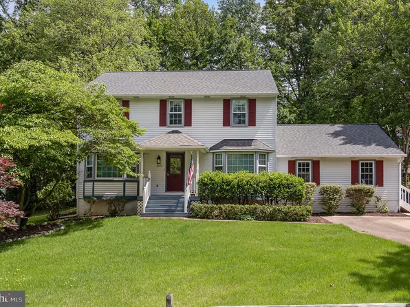 2070 Farragut Dr, Stafford, VA 22554